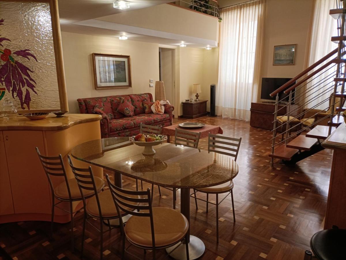 Appartamento Casa Alexandra In Centro E A Pochi Passi Dal Mare Imperia Esterno foto